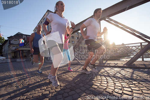 Image of people group jogging