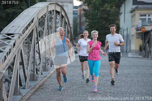 Image of people group jogging