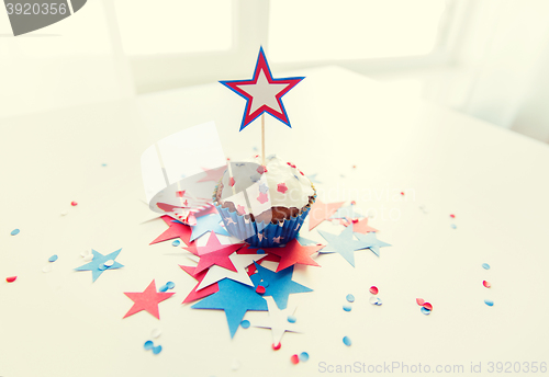 Image of cupcake with star on american independence day