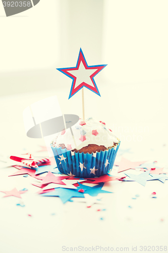 Image of cupcake with star on american independence day