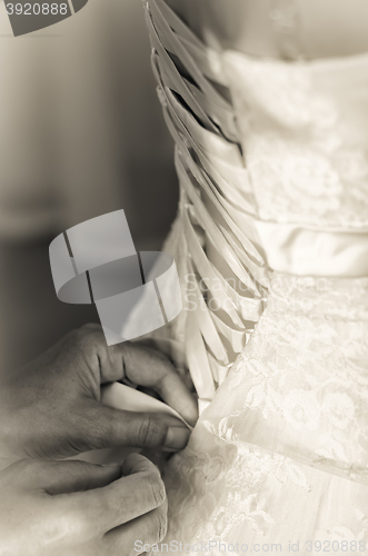 Image of Bride preparing for the wedding