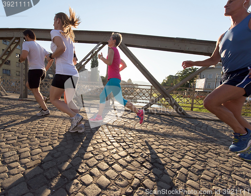 Image of people group jogging