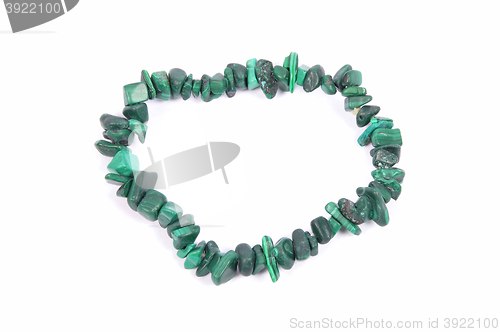 Image of Splintered malachite chain on white background