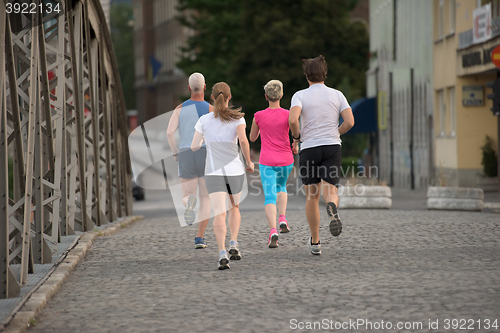 Image of people group jogging