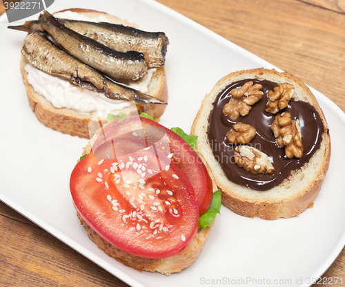 Image of sandwiches on plate