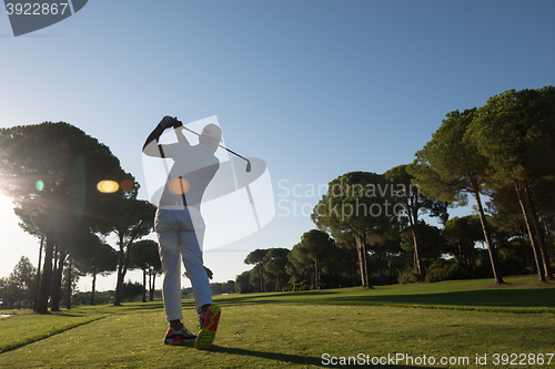 Image of golf player hitting shot