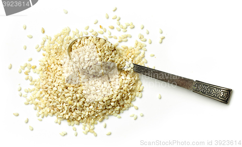 Image of heap of sesame seeds