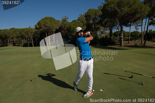 Image of golf player hitting shot