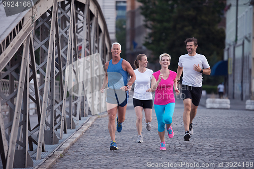 Image of people group jogging