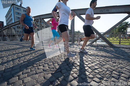 Image of people group jogging