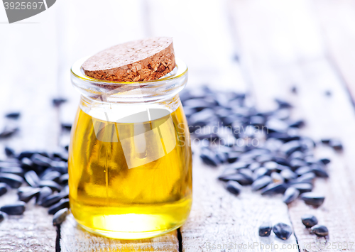 Image of sunflower seed and oil