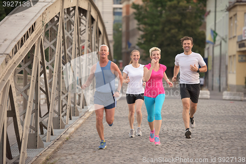 Image of people group jogging