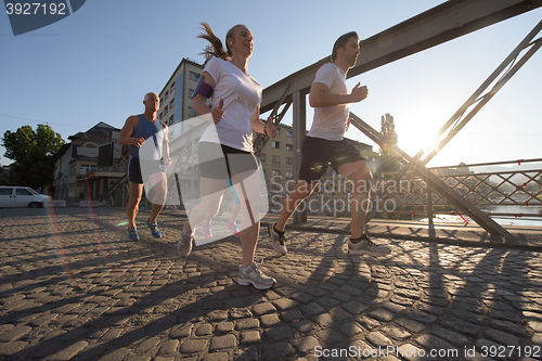 Image of people group jogging