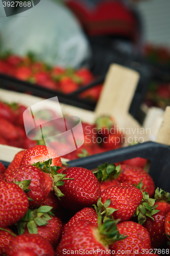 Image of strawberry rests in a box