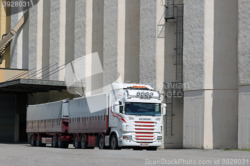 Image of Scania R560 Truck Outside of a Granary