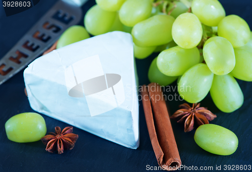 Image of cheese with grape