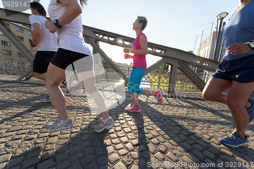 Image of people group jogging