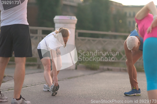 Image of people group jogging