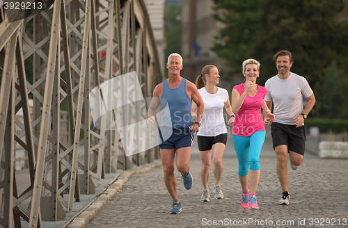 Image of people group jogging