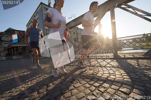 Image of people group jogging