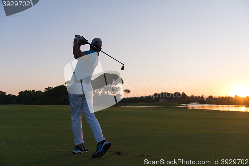 Image of golfer hitting long shot