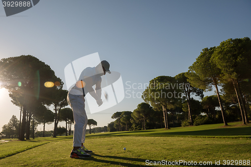 Image of golf player hitting shot