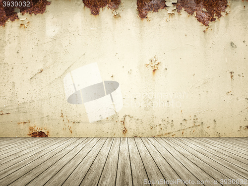 Image of Empty Room rusty wall