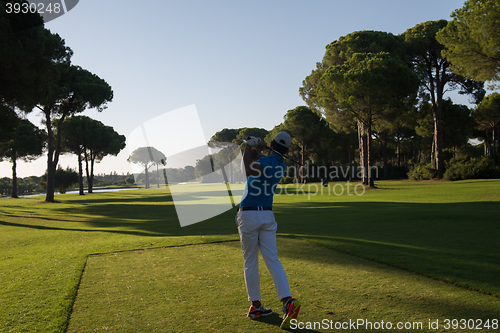 Image of golf player hitting shot