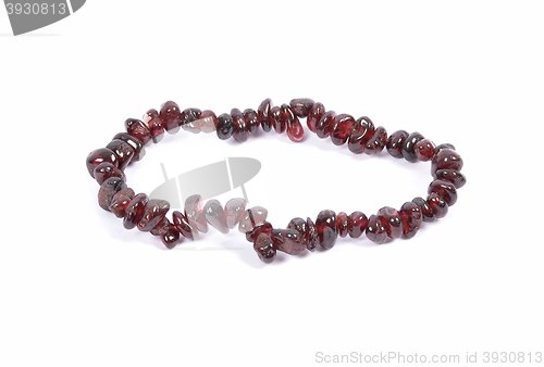 Image of Splintered garnet chain on white background