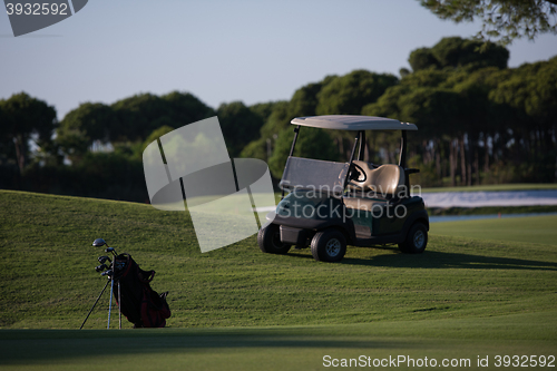 Image of golf bag on course