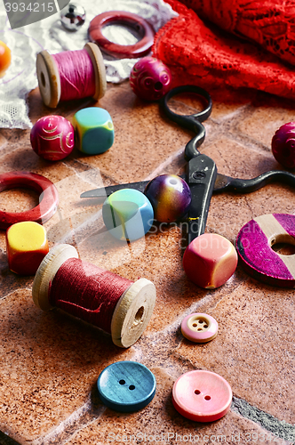 Image of Beads and thread