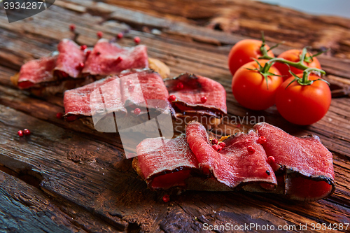 Image of bruschetta with roasted beef