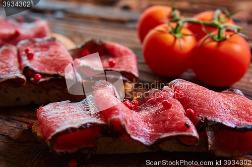 Image of bruschetta with roasted beef