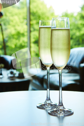 Image of Two glasses of champagne