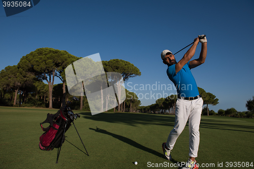 Image of golf player hitting shot