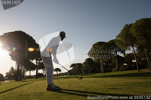 Image of golf player hitting shot