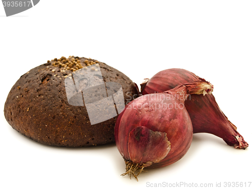 Image of Brown Bread And Red Onion