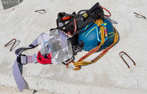 Image of Equipment for climbing and ropejumping