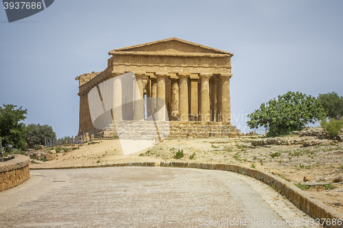 Image of greek building in Sicily