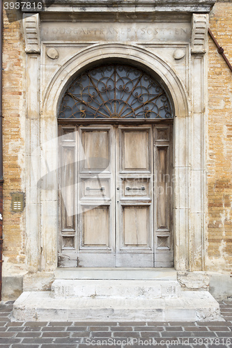 Image of typical italian door