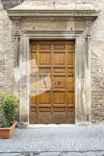 Image of typical italian door