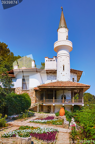 Image of Mansion-house with Minaret