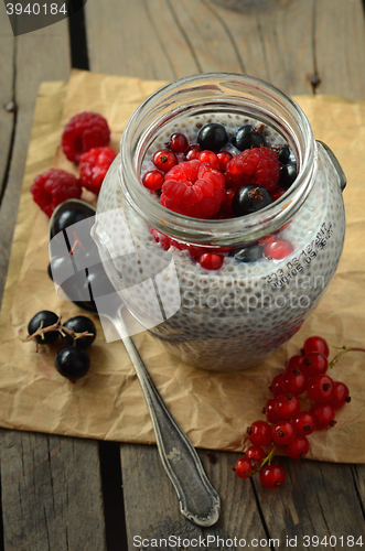 Image of chia seed pudding with fresh berries