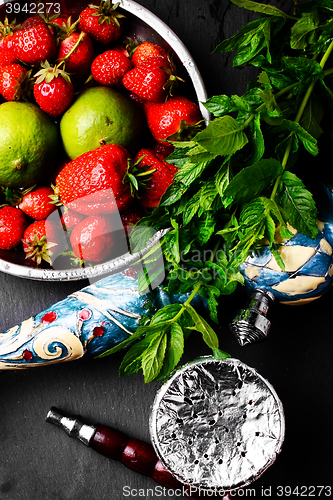 Image of Shisha with fruit flavors