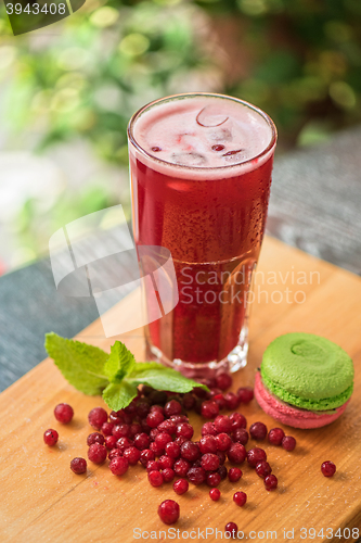 Image of fruit drink with cranberries