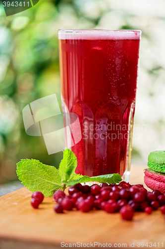 Image of fruit drink with cranberries