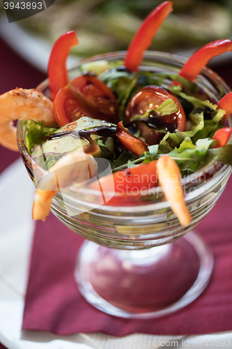 Image of salad with cooked shrimp