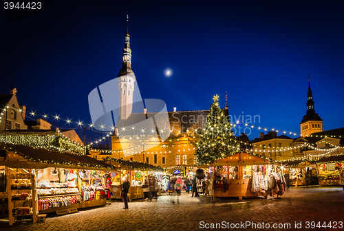 Image of People enjoy Christmas market in Tallinn
