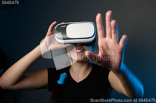 Image of Woman wear with the VR device