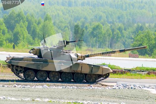 Image of Tank T-80s moves